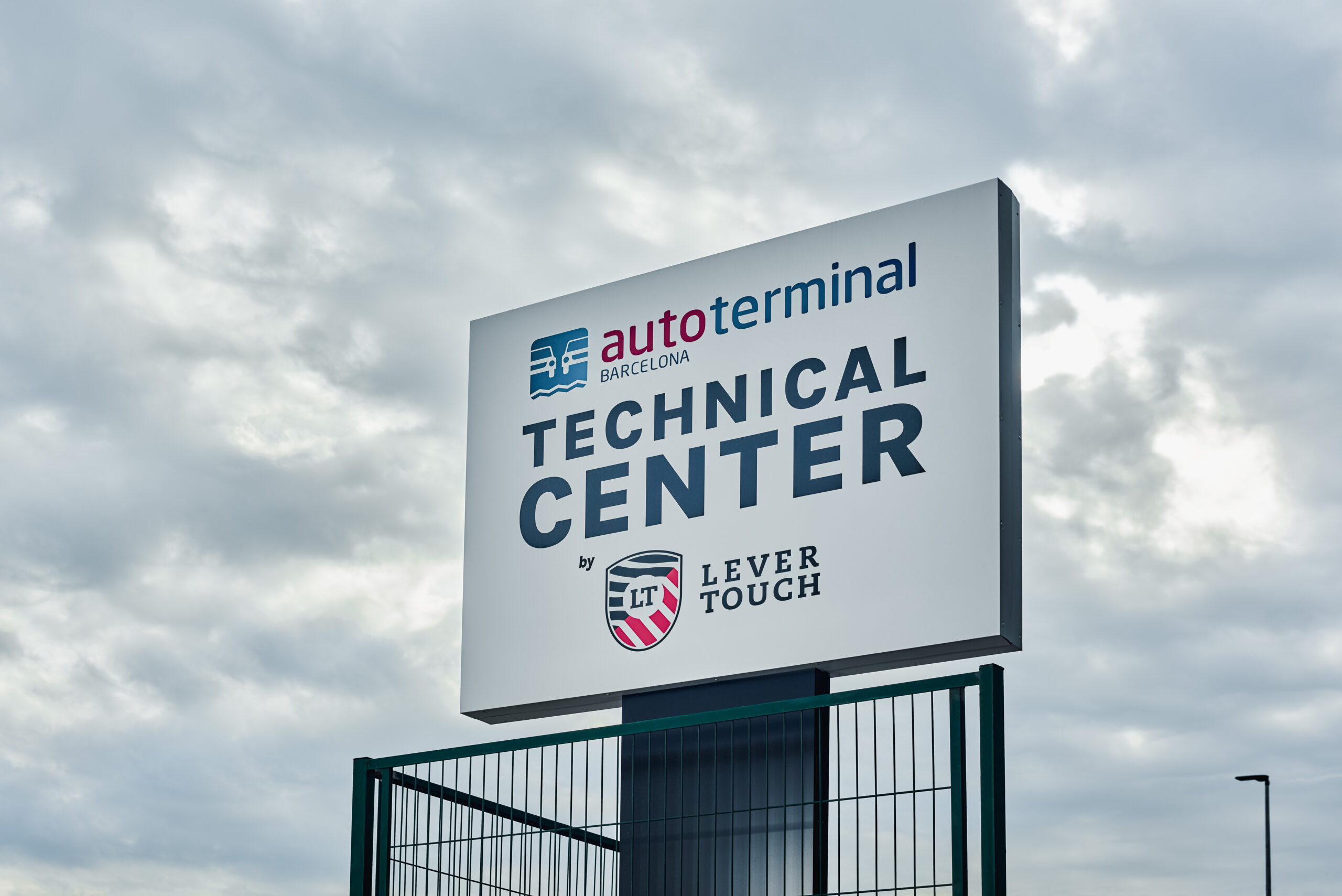 The value contributed by the services of the Autoterminal Technical Center by Lever Touch to the automotive market.